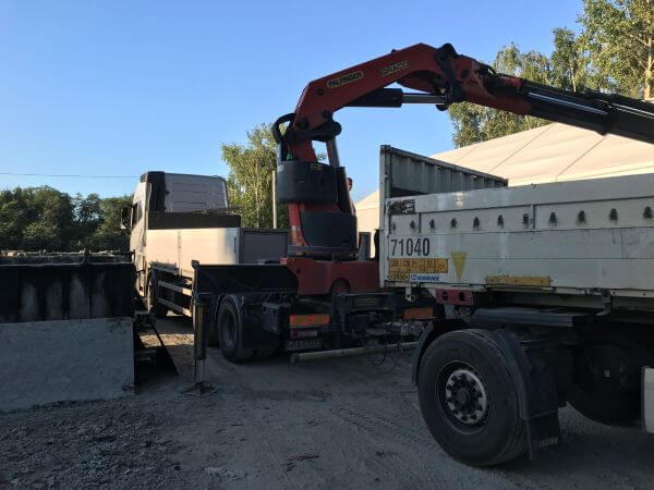 Specjalistyczny transport HDS szamb betonowych w Radomsku